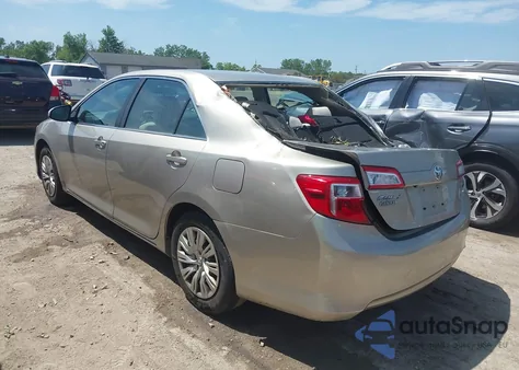 2014 Toyota Camry Le z USA, uszkodzony, nr VIN 4T1BF1FK3EU456060